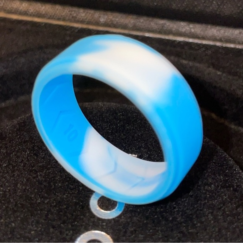 NEW Men’s Cloud Blue Lightweight Silicone Universal Ring (Size 10)